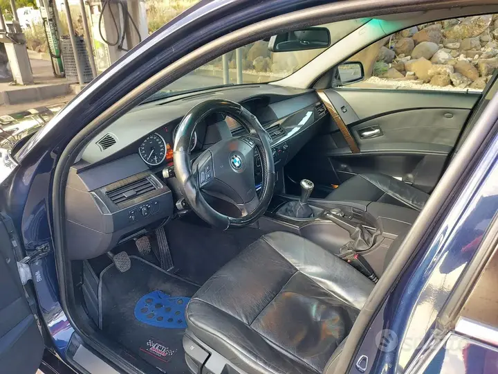 BMW E60 2004 photo 4