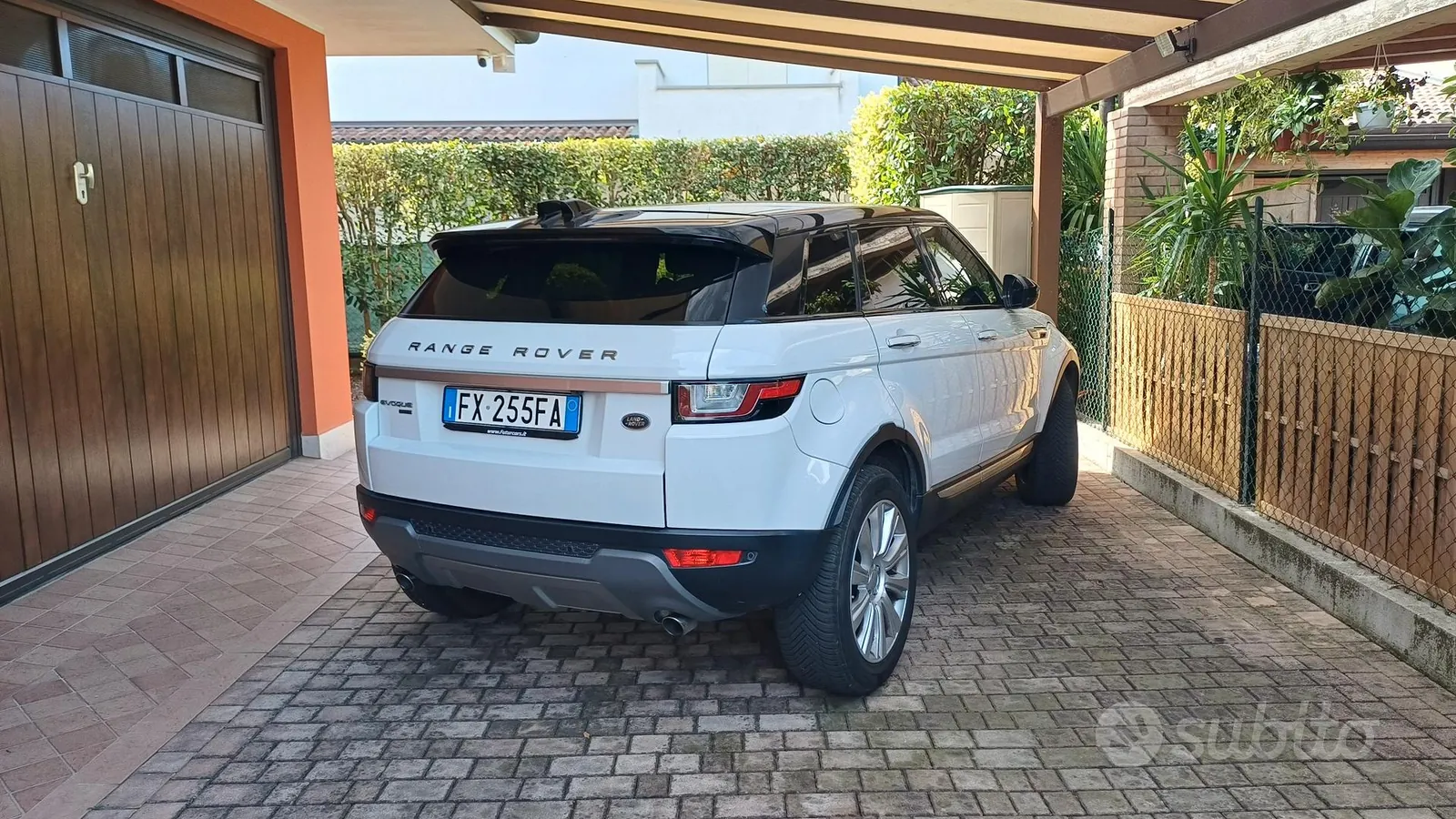Land Rover Range Rover Evoque 2017 photo 2