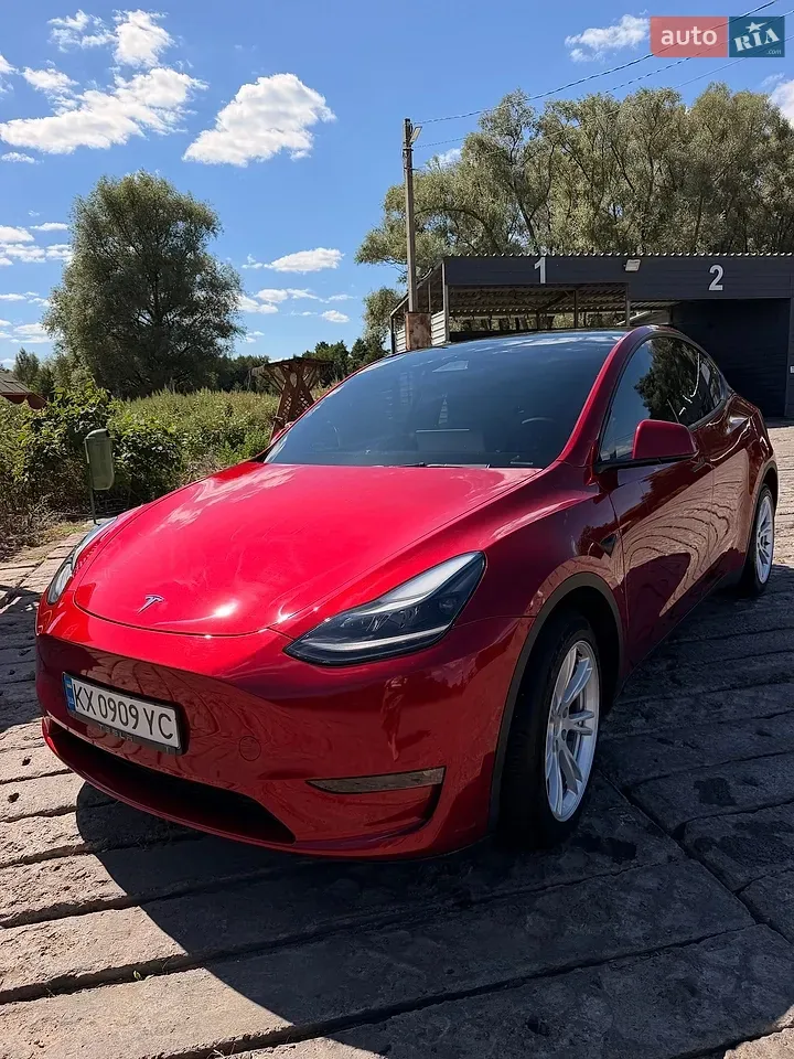 Tesla Model Y 2024 photo 2