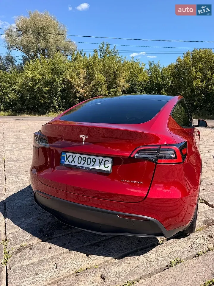 Tesla Model Y 2024 photo 3