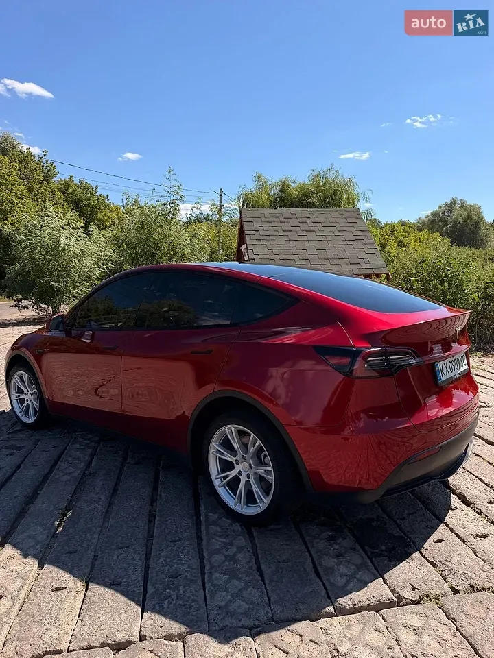 Tesla Model Y 2024 photo 4