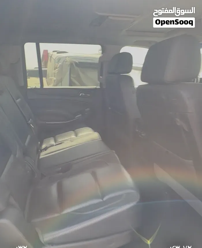 GMC Suburban 2018 photo 3