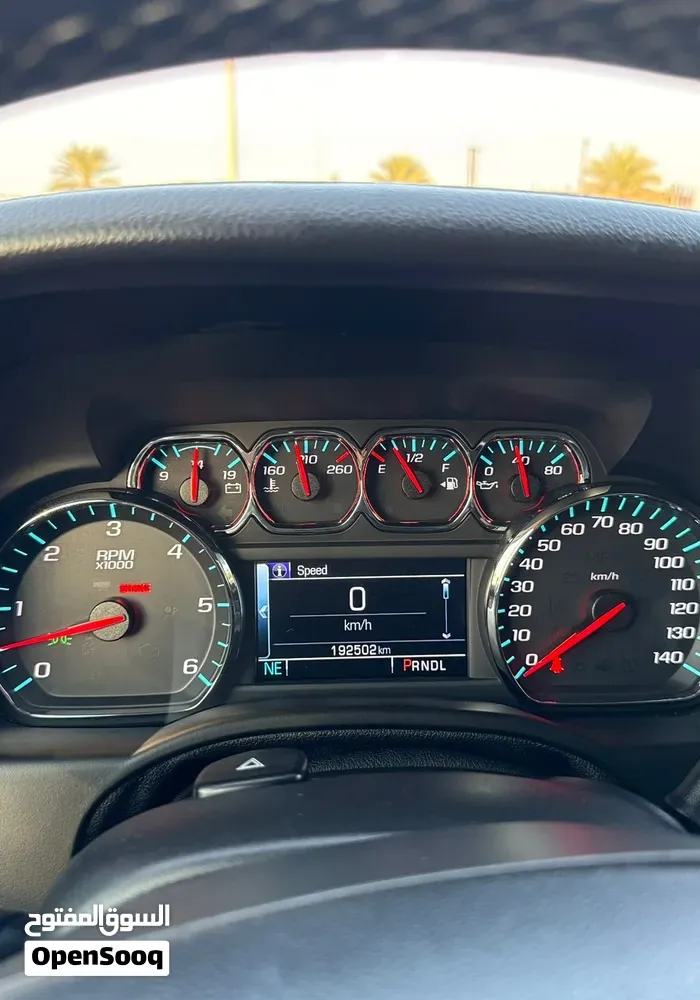 GMC Suburban 2018 photo 5