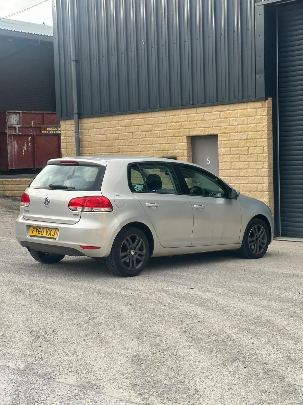 Volkswagen Golf 2010 photo 2