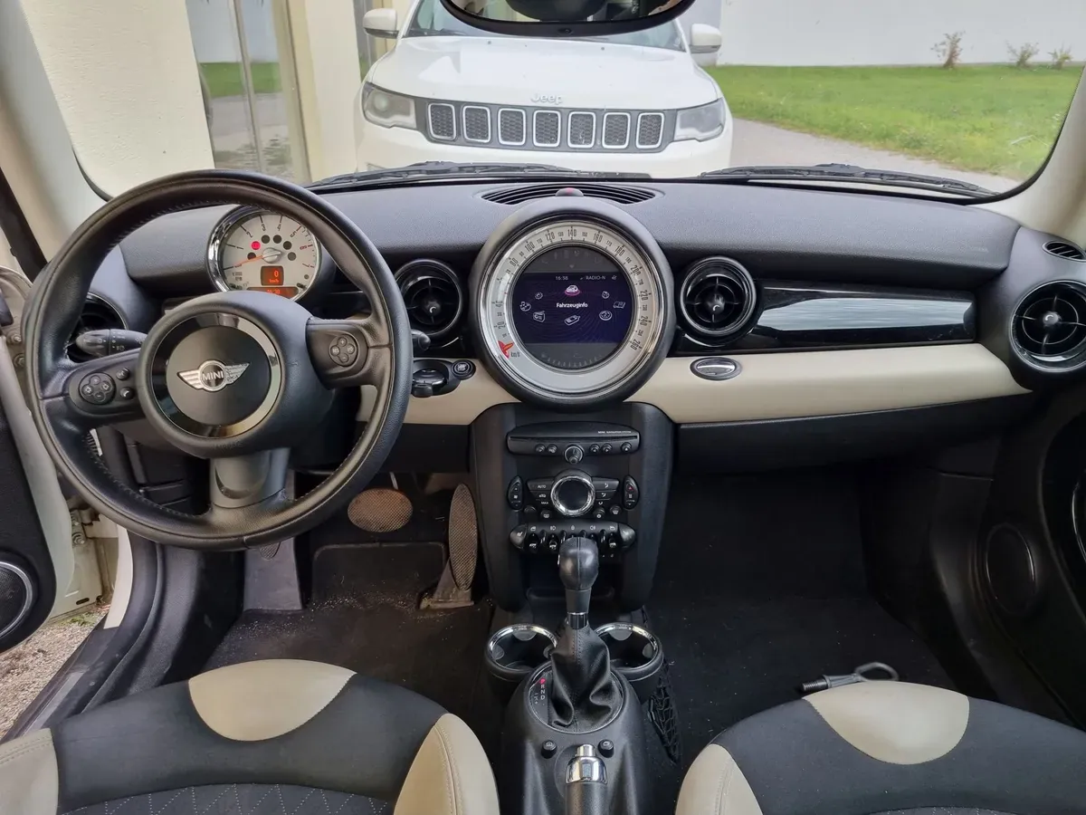 Mini Cooper D 2012 photo 3
