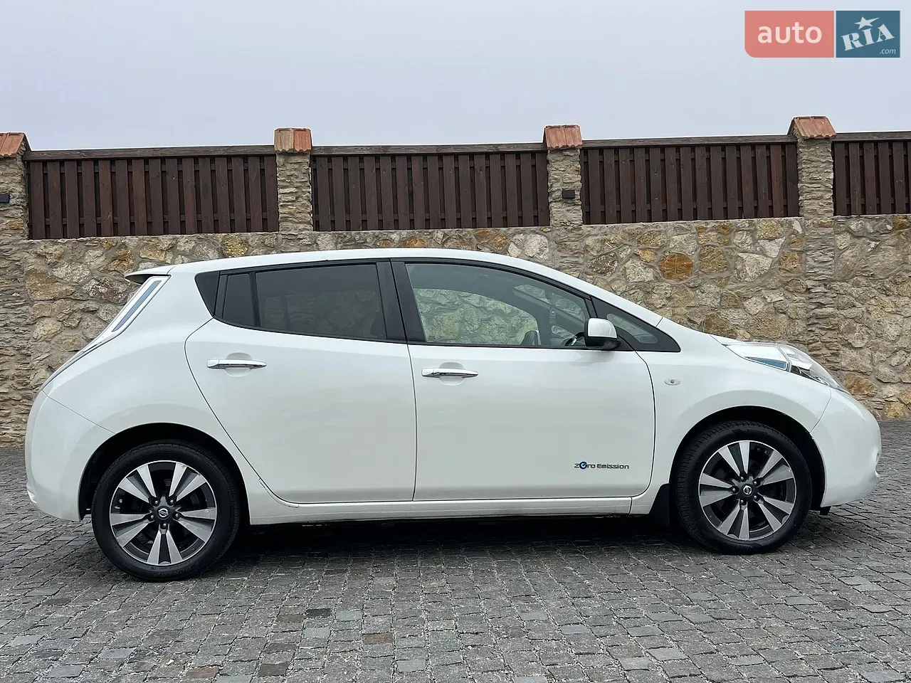 Nissan Leaf 2015 photo 3