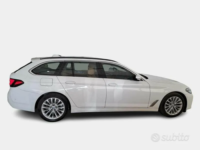 BMW 520 2023 photo 3