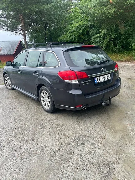 Subaru Legacy 2011 photo 3