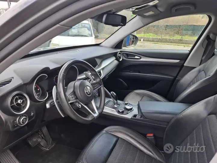 Alfa Romeo Stelvio 2017 photo 4