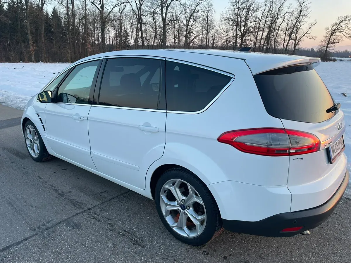 Ford S-Max 2012 photo 3