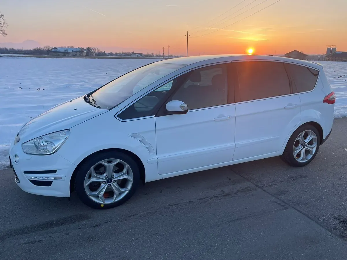 Ford S-Max 2012 photo 2