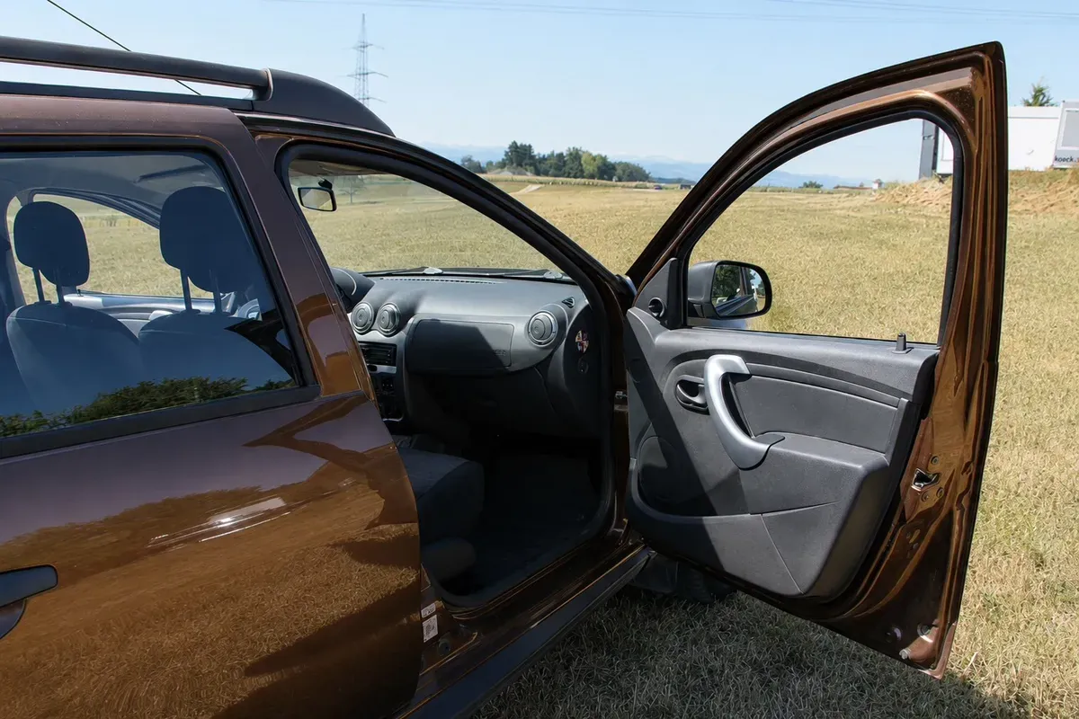 Dacia Duster 2010 photo 3
