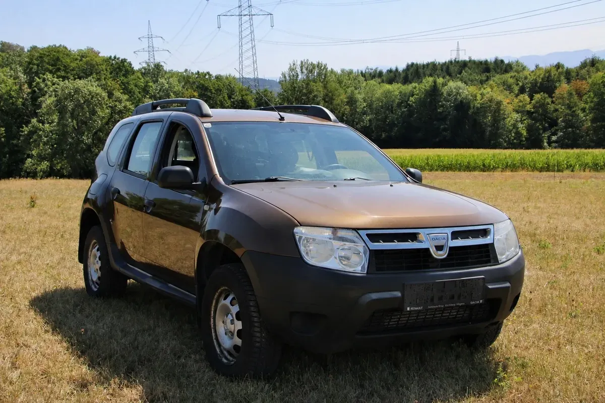 Dacia Duster 2010 photo 2