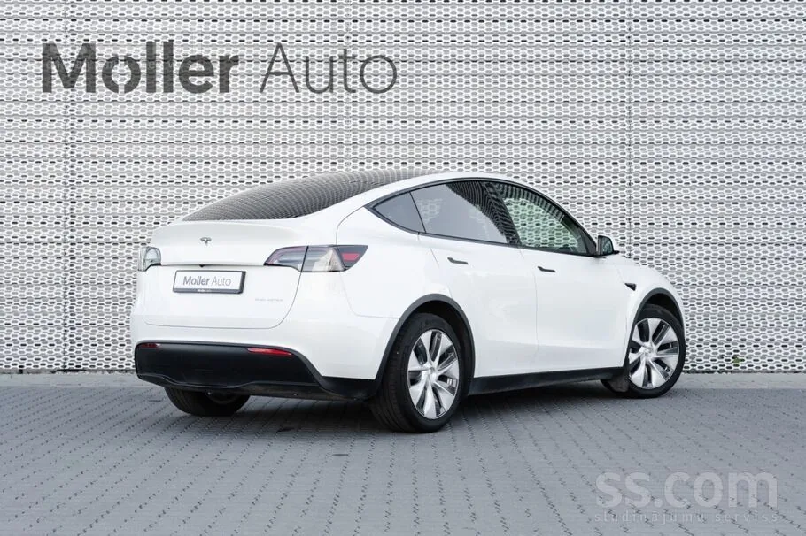 Tesla Model Y 2023 photo 4