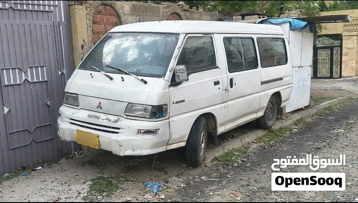 Mitsubishi L300
