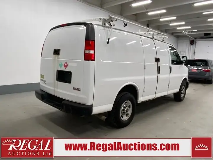 GMC Savana 2013 photo 3