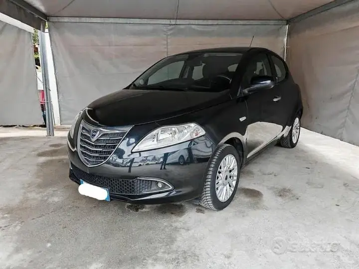 Lancia Ypsilon