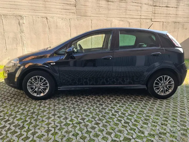 Fiat Punto 2012 photo 3