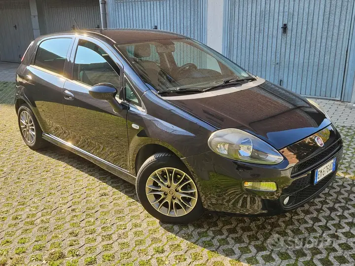 Fiat Punto 2012 photo 2