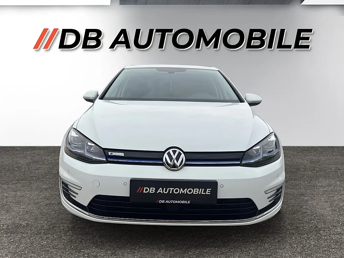 Volkswagen Golf 2021 photo 2