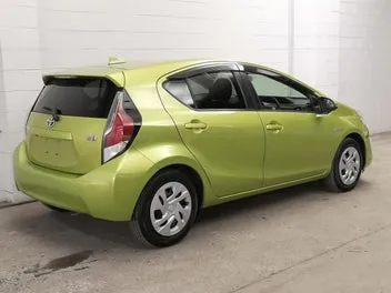 Toyota Aqua 2015 photo 3