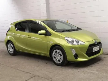 Toyota Aqua 2015 photo 2
