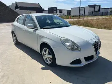 Alfa Romeo Giulietta 2012 photo 2