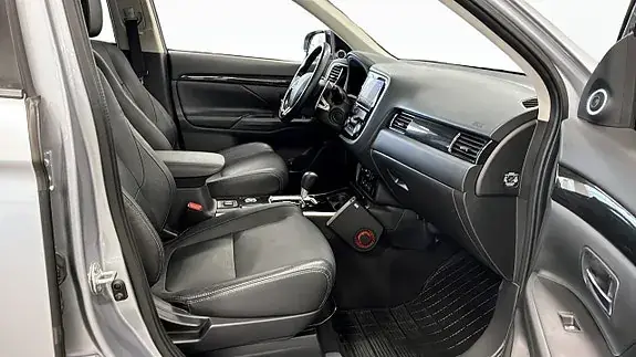 Mitsubishi Outlander 2017 photo 3