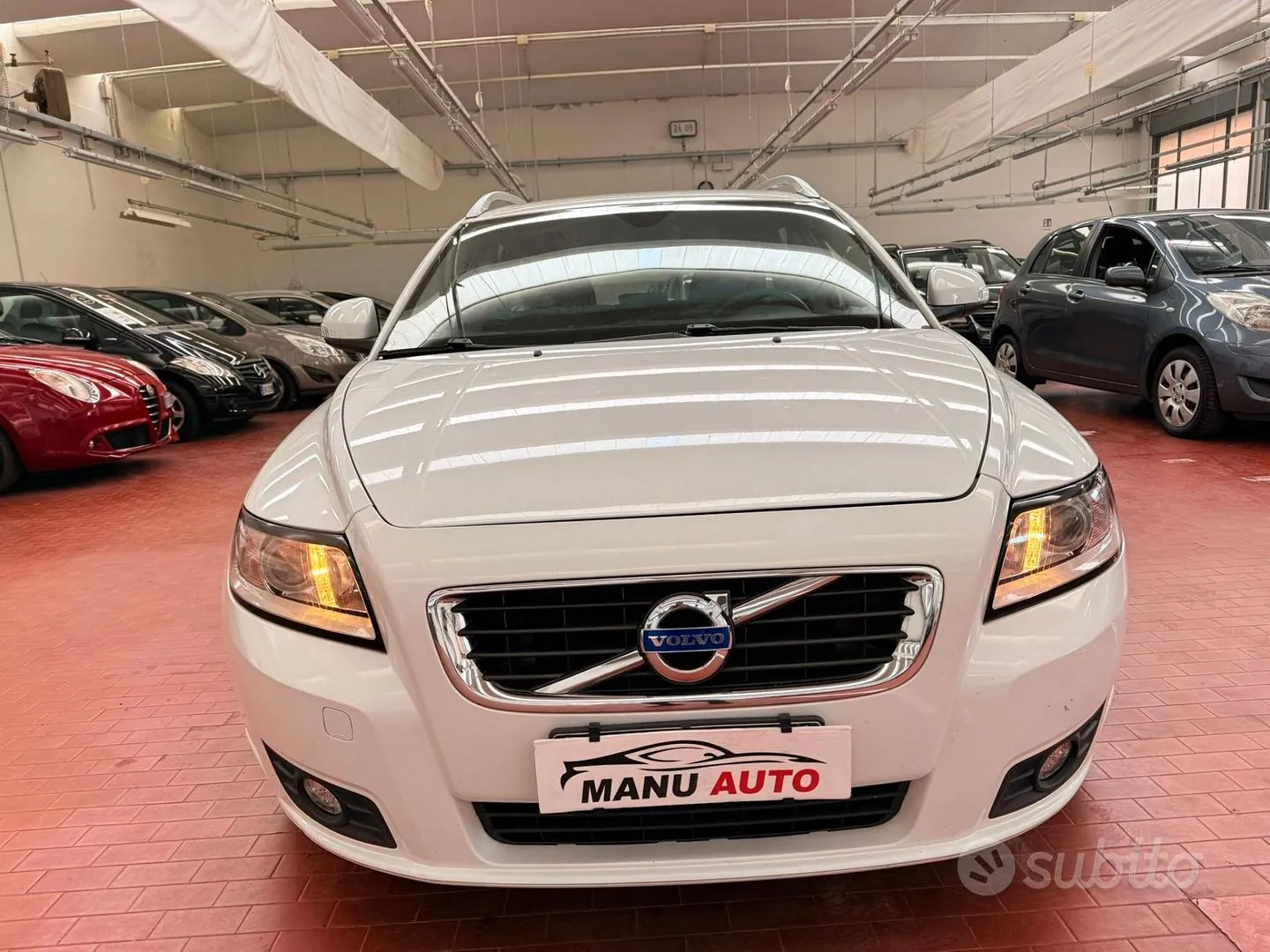 Volvo V50 2011 photo 2