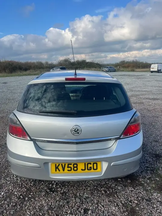 Vauxhall Astra 2008 photo 5
