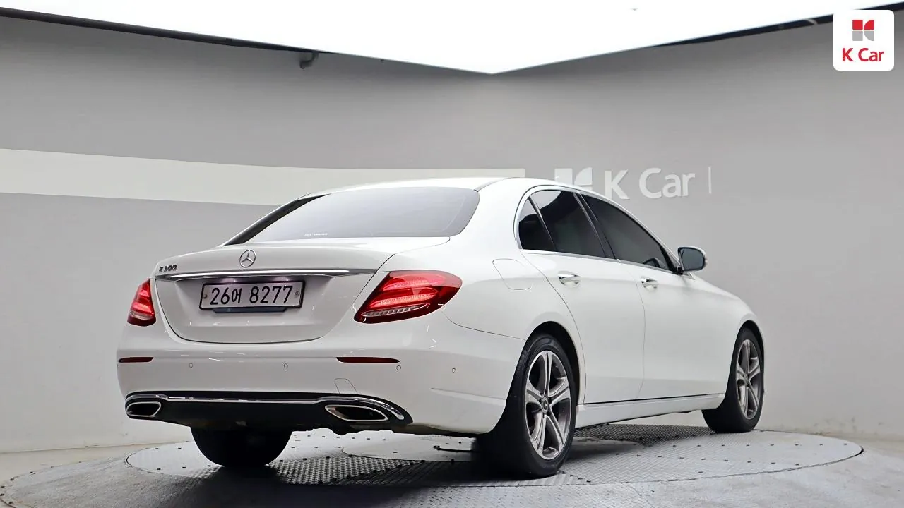 Mercedes-Benz E-Class 2019 photo 4