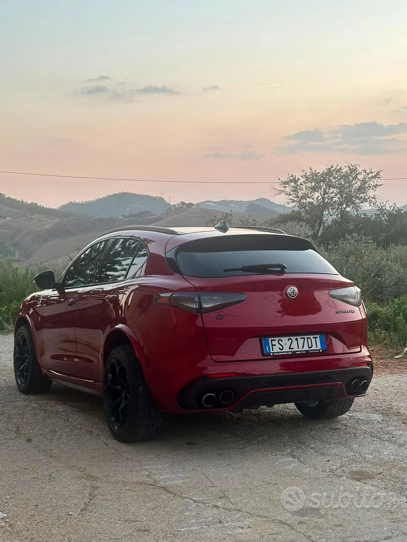 Alfa Romeo Stelvio 2018 photo 2