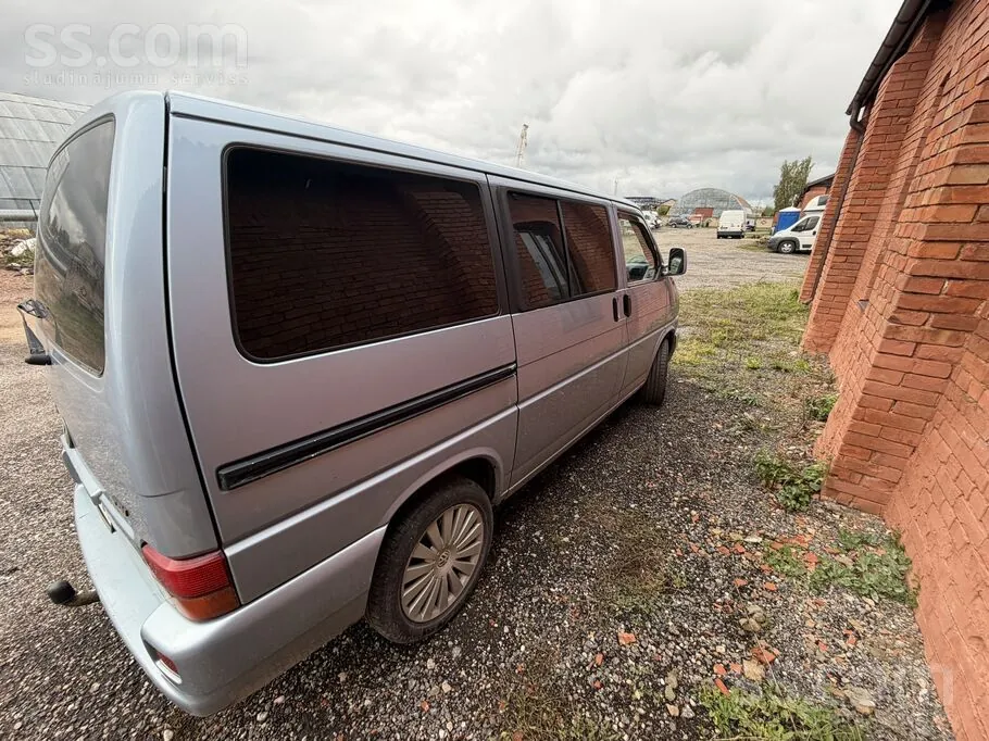 Volkswagen Caravelle 2001 photo 4