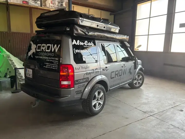 Land Rover Discovery 2009 photo 2