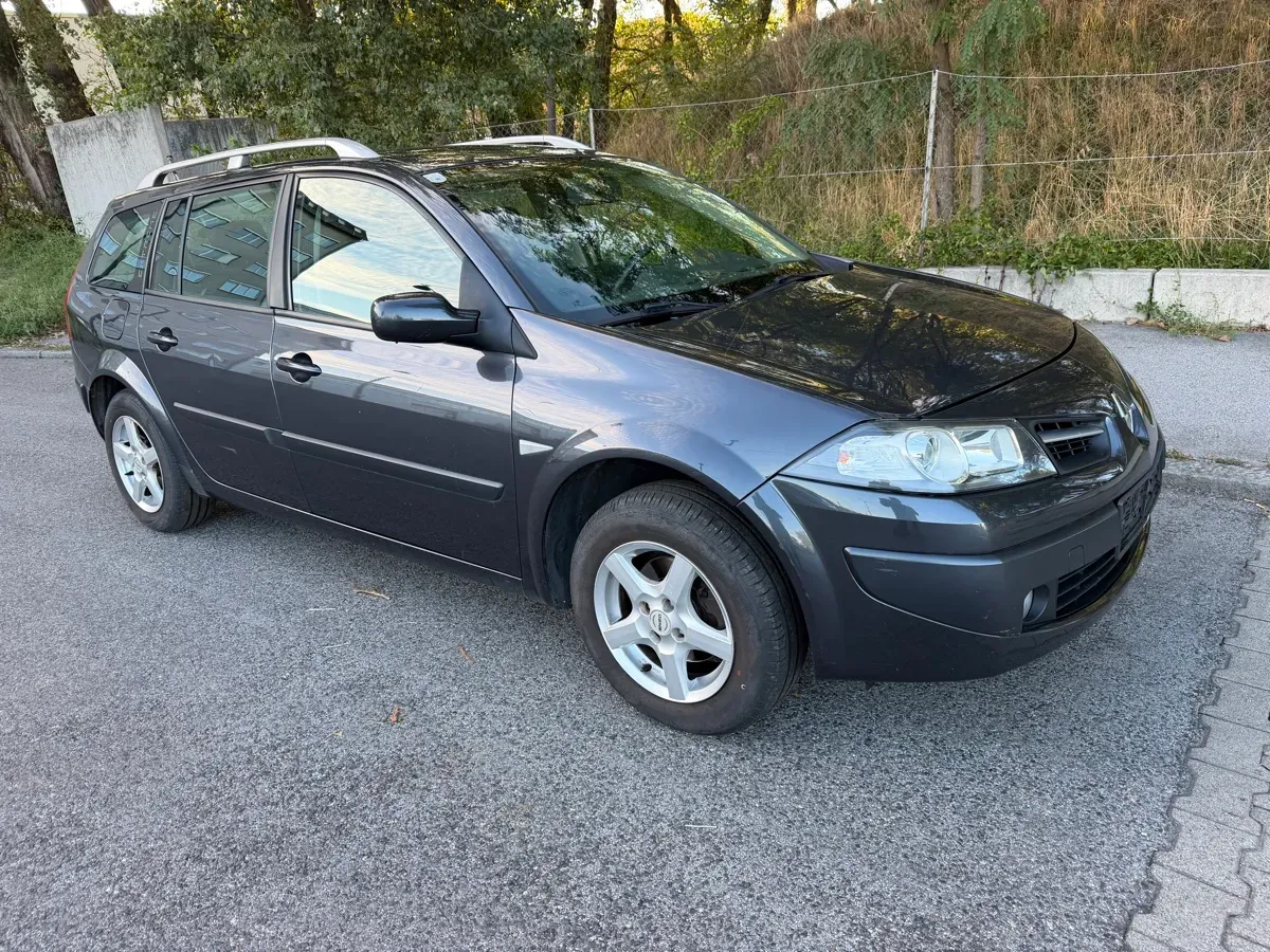 Renault Megane 2009 photo 2