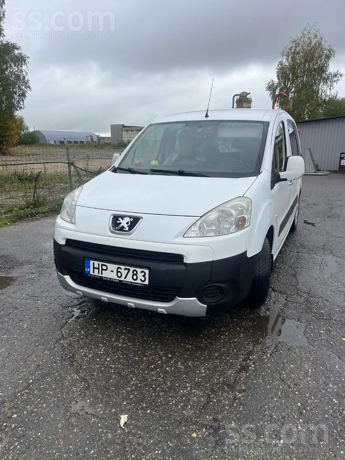 Peugeot Partner 2011 photo 2