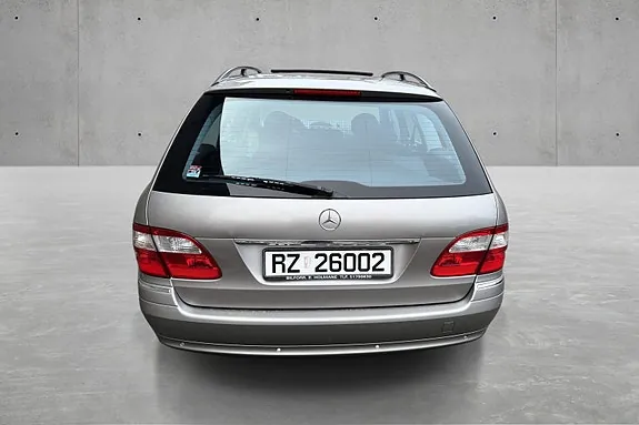 Mercedes-Benz E200 2003 photo 4