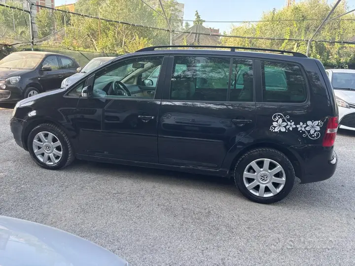 Volkswagen Touran 2003 photo 5