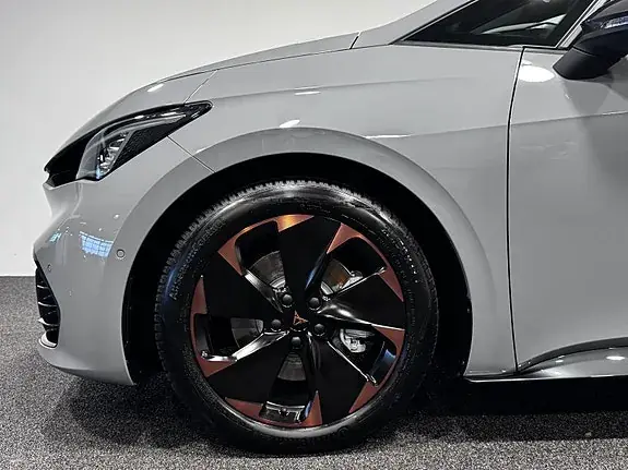 Cupra Born 2025 photo 2