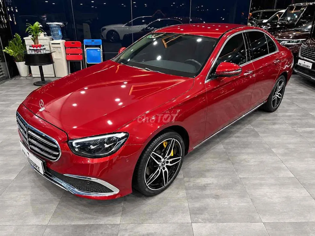 Mercedes-Benz E-Class 2023 photo 4