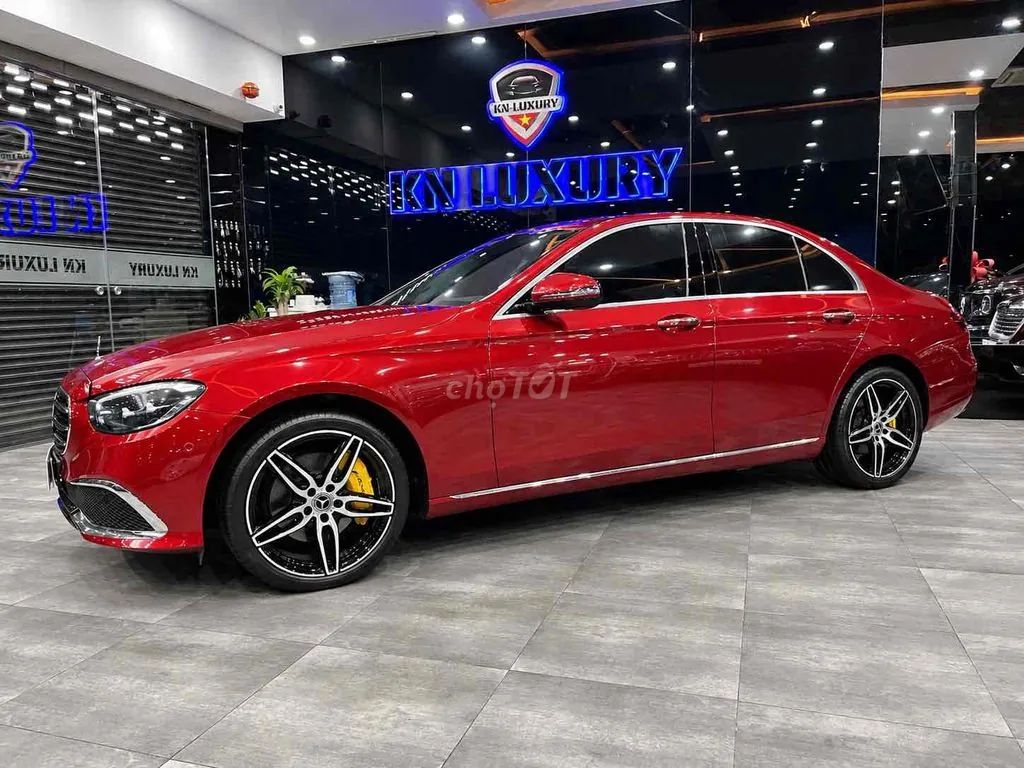 Mercedes-Benz E-Class 2023 photo 2