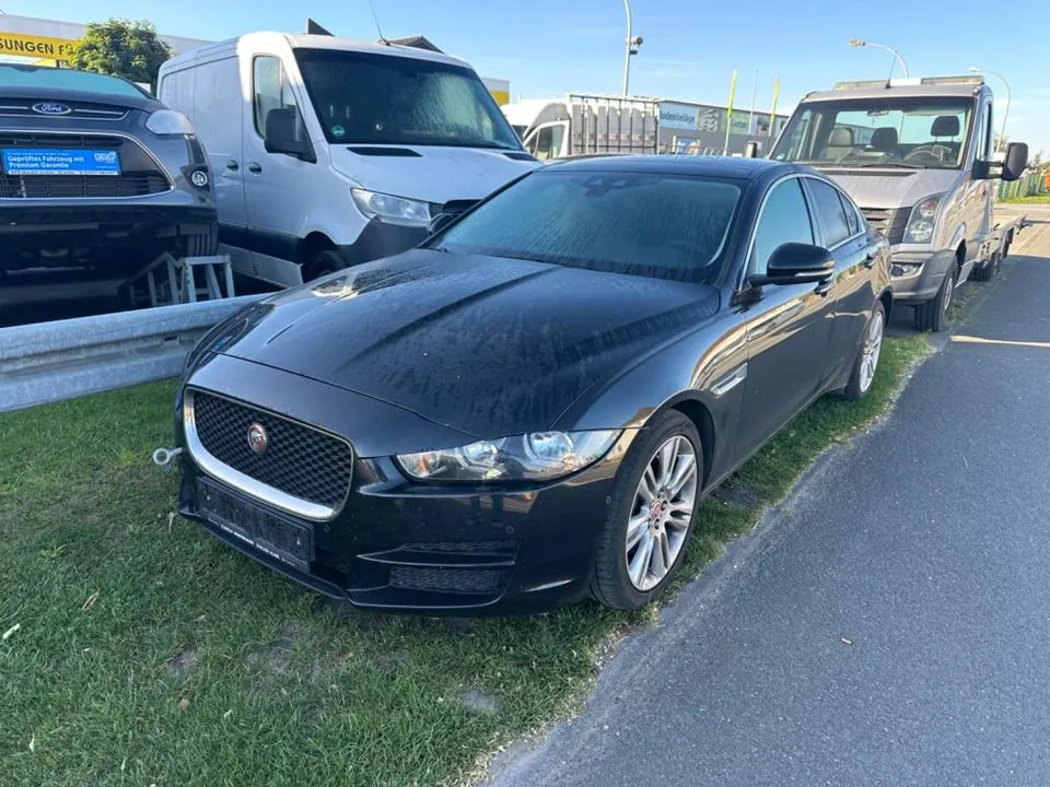 Jaguar Xe
