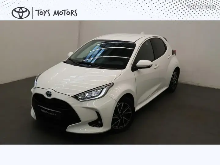 Toyota Yaris 2023 photo 2