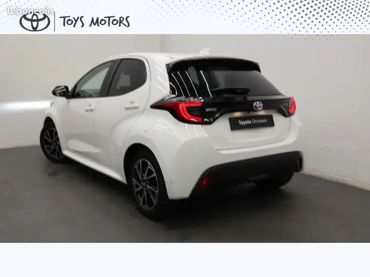 Toyota Yaris 2023 photo 4