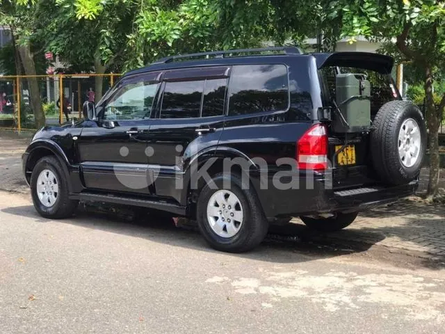 Mitsubishi Montero 2006 photo 2