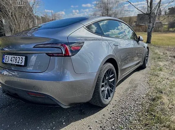 Tesla Model 3 2024 photo 5