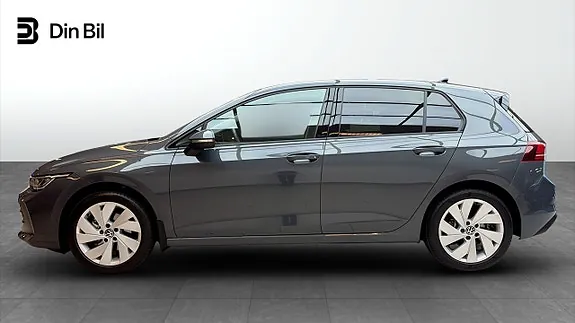 Volkswagen Golf I 2026 photo 2