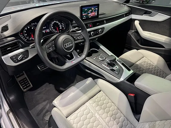 Audi Rs4 2018 photo 4