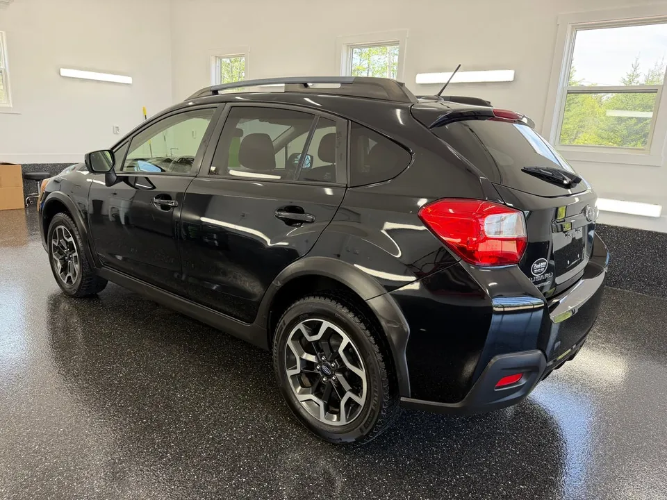 Subaru Crosstrek 2017 photo 2