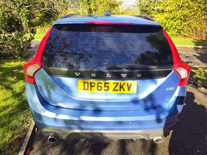Volvo V60 2015 photo 4